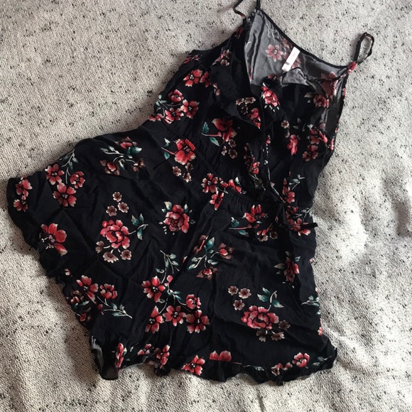 Xhilaration Dresses & Skirts - Floral romper